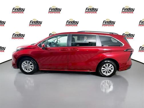2024 Toyota Sienna LE
