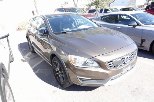 2017 Volvo V60 Cross Country T5