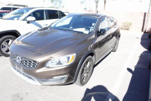 2017 Volvo V60 Cross Country T5