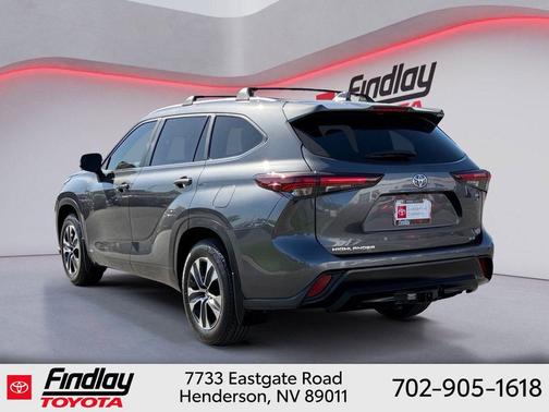 Magnetic Gray Metallic 2025 Toyota Highlander Hybrid XLE