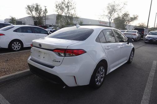 2024 Toyota Corolla Hybrid LE