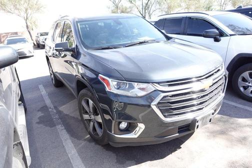Graphite Metallic 2018 Chevrolet Traverse LT Leather
