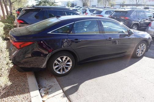 2022 Toyota Avalon XLE