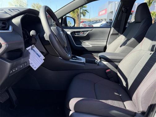 2025 Toyota RAV4 Hybrid SE