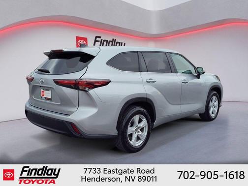 Celestial Silver Metallic 2025 Toyota Highlander LE