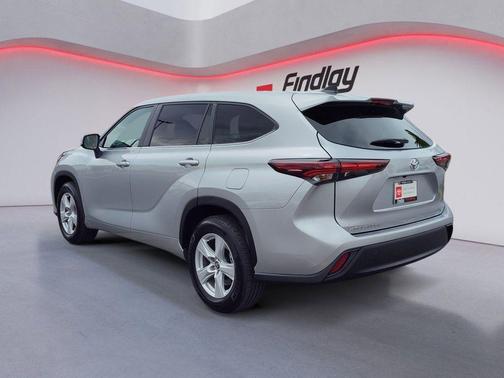 Celestial Silver Metallic 2025 Toyota Highlander LE