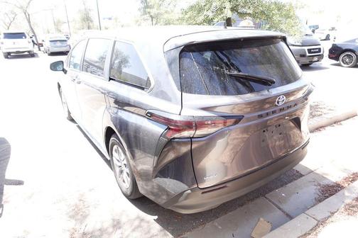 Magnetic Gray Metallic 2025 Toyota Sienna LE