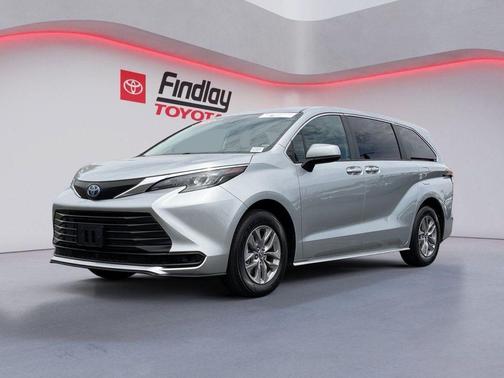 Celestial Silver Metallic 2025 Toyota Sienna LE