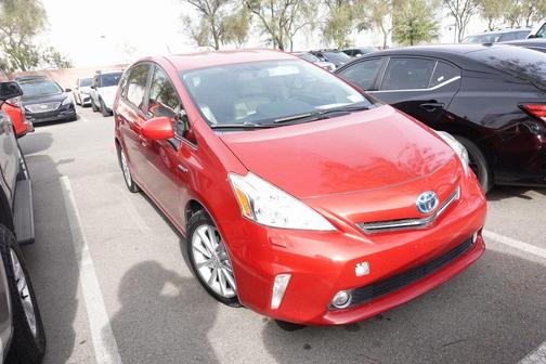 2014 Toyota Prius v Five