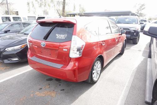 2014 Toyota Prius v Five