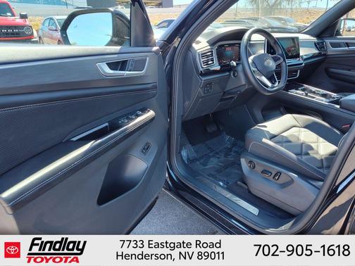 2024 Volkswagen Atlas Cross Sport 2.0T SE w/Technology 4MOTION