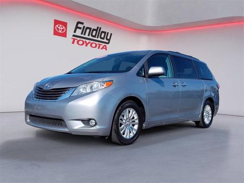 2017 Toyota Sienna XLE