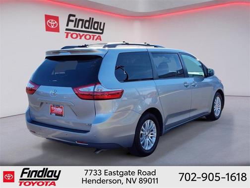 2017 Toyota Sienna XLE