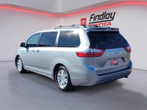 2017 Toyota Sienna XLE