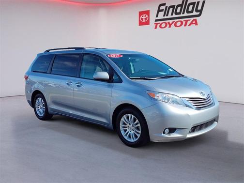 2017 Toyota Sienna XLE