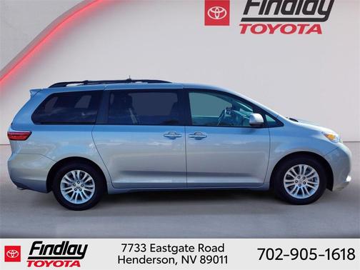 2017 Toyota Sienna XLE