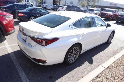 2019 Lexus ES 300h Luxury