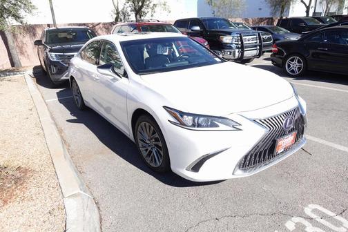 2019 Lexus ES 300h Luxury