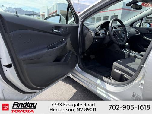Silver Ice Metallic 2019 Chevrolet Cruze LT
