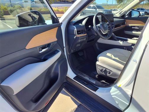 2025 Toyota Grand Highlander Platinum