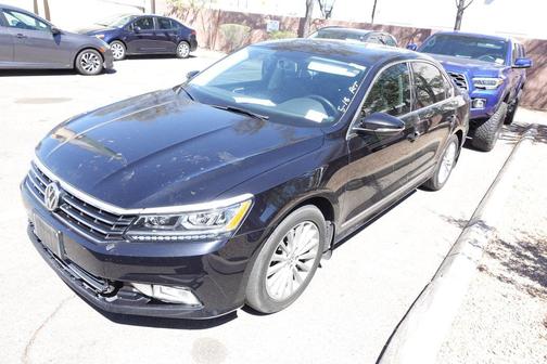 Deep Black Pearl 2017 Volkswagen Passat 1.8T SE