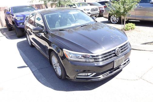 Deep Black Pearl 2017 Volkswagen Passat 1.8T SE