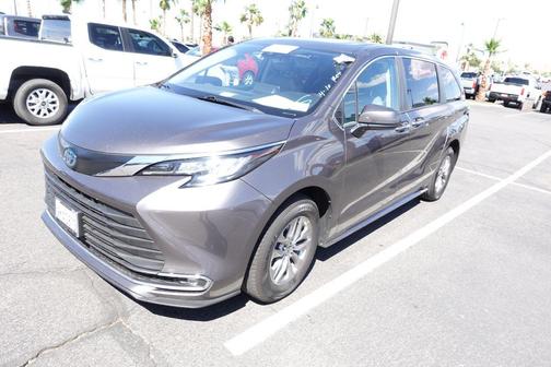 2022 Toyota Sienna XLE
