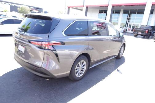 2022 Toyota Sienna XLE