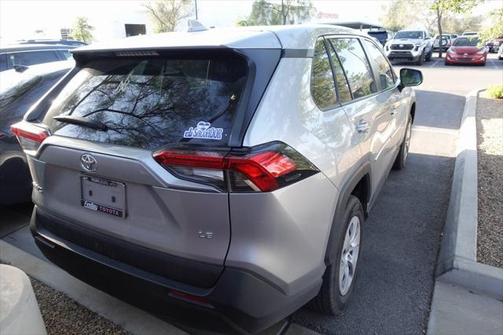 2022 Toyota RAV4 LE
