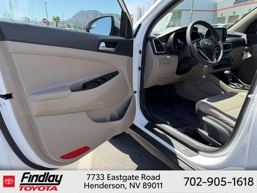 Dazzling White 2019 Hyundai TUCSON SE
