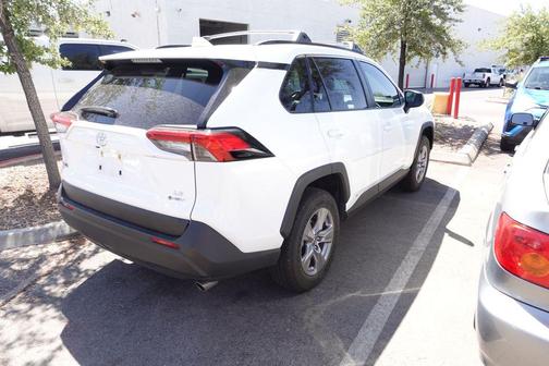 Ice Cap 2025 Toyota RAV4 Hybrid LE