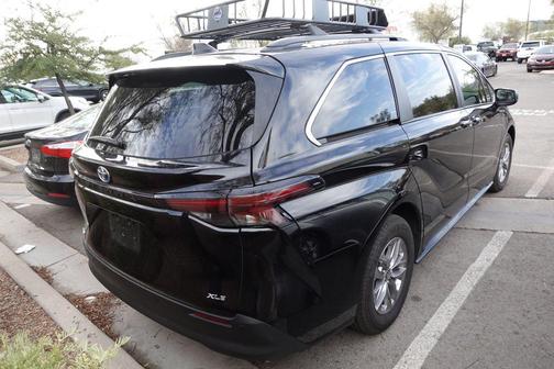 Midnight Black Metallic 2025 Toyota Sienna XLE
