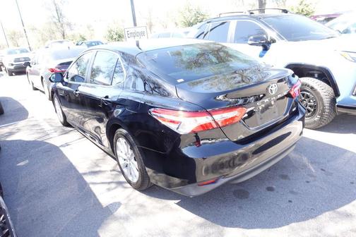 Midnight Black Metallic 2018 Toyota Camry LE