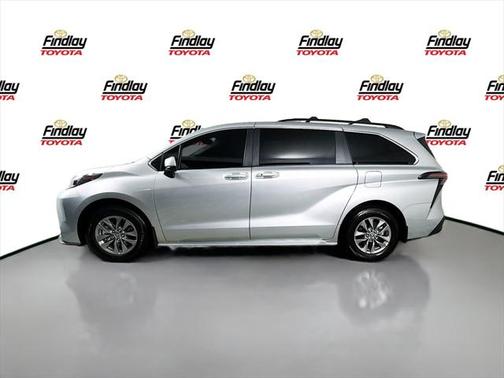 2024 Toyota Sienna LE