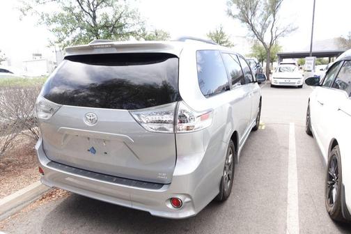 Celestial Silver Metallic 2020 Toyota Sienna SE