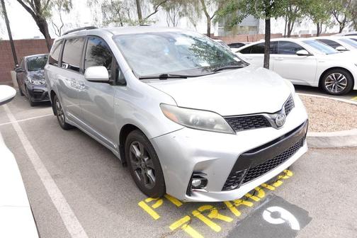 Celestial Silver Metallic 2020 Toyota Sienna SE