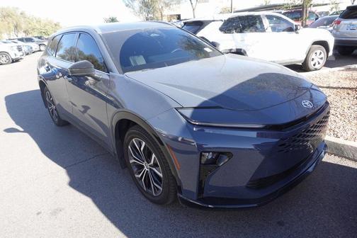 2025 Toyota Crown Signia XLE