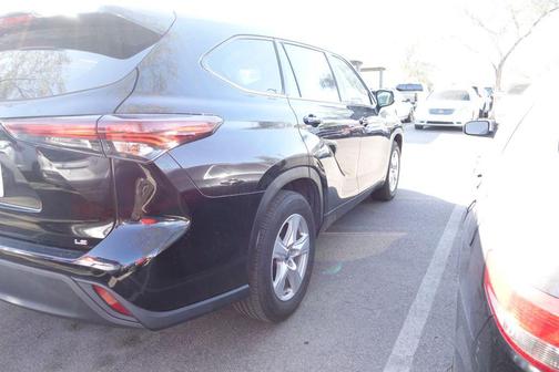 Midnight Black Metallic 2024 Toyota Highlander LE