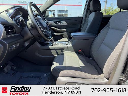 Mosaic Black Metallic 2023 Chevrolet Traverse LT Cloth