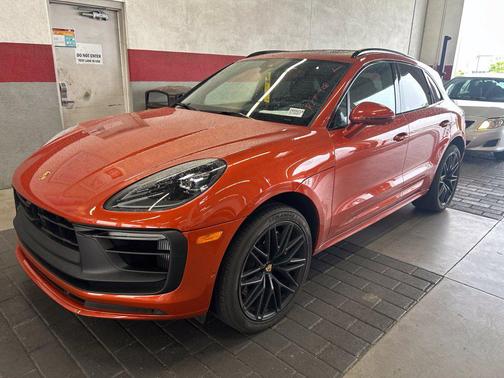 Papaya Metallic 2023 Porsche Macan Macan GTS