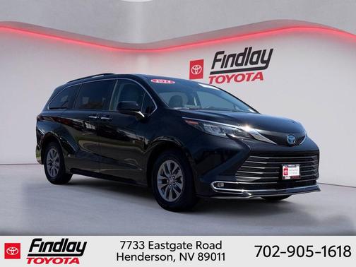 Midnight Black Metallic 2024 Toyota Sienna XLE