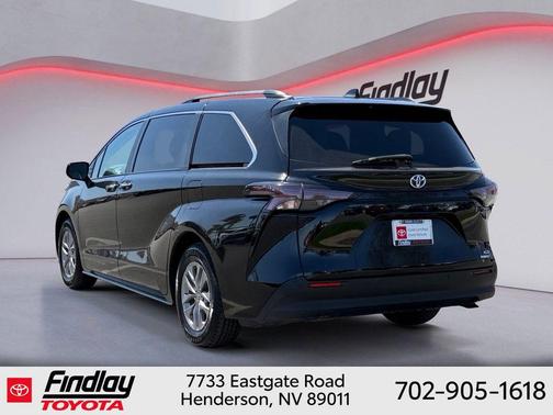 Midnight Black Metallic 2024 Toyota Sienna XLE