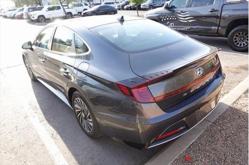 2022 Hyundai SONATA Hybrid Limited