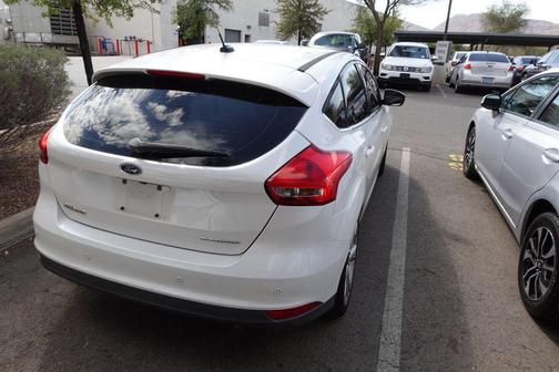 White Platinum Metallic Tri-Coat 2016 Ford Focus Titanium