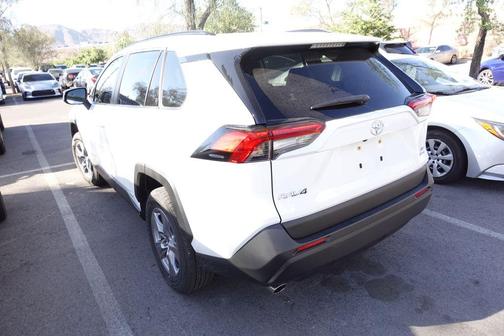 Ice Cap 2025 Toyota RAV4 Hybrid XLE