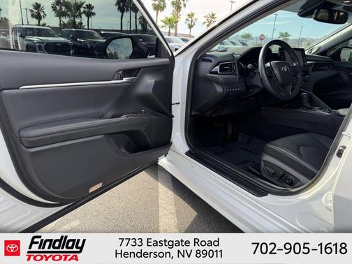 Wind Chill Pearl/Midnight Black Metallic 2023 Toyota Camry XSE