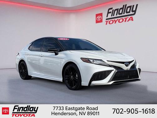 Wind Chill Pearl/Midnight Black Metallic 2023 Toyota Camry XSE