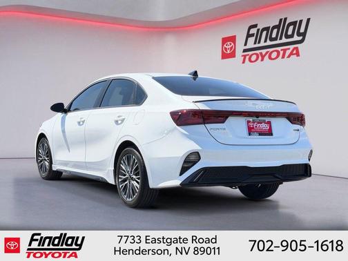 Snow White Pearl 2024 Kia Forte GT-Line