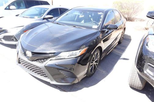 Midnight Black Metallic 2018 Toyota Camry SE