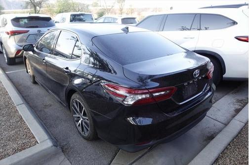 2022 Toyota Camry Hybrid XLE